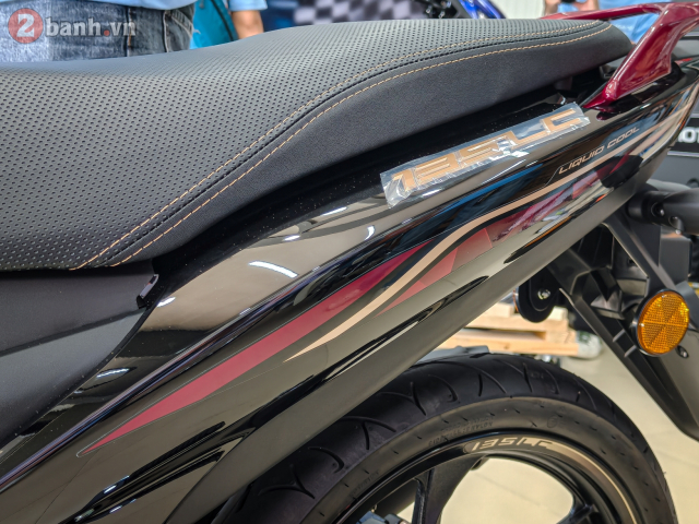 Can canh Yamaha 135LC Fi SE 2025 phien ban dac biet voi sac Do Titan vua do bo nuoc ta - 12