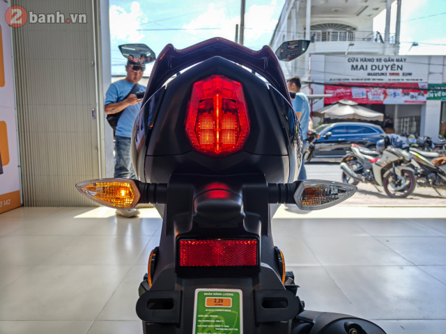 Can canh Yamaha 135LC Fi SE 2025 phien ban dac biet voi sac Do Titan vua do bo nuoc ta - 20