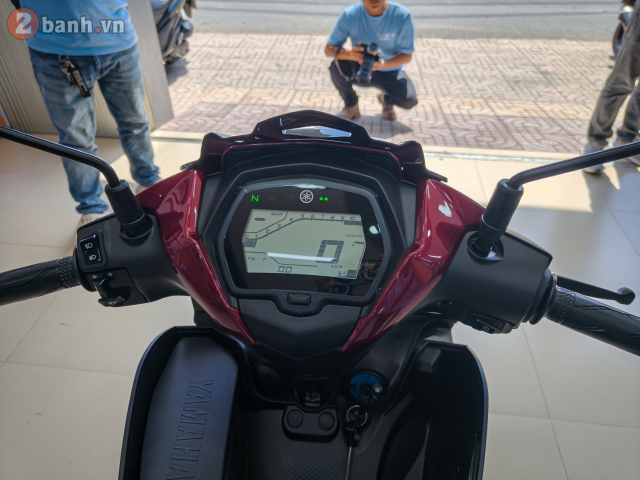 Can canh Yamaha 135LC Fi SE 2025 phien ban dac biet voi sac Do Titan vua do bo nuoc ta - 23