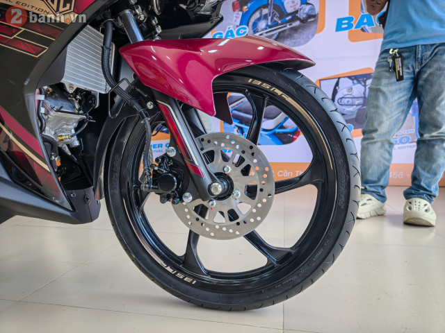 Can canh Yamaha 135LC Fi SE 2025 phien ban dac biet voi sac Do Titan vua do bo nuoc ta - 26