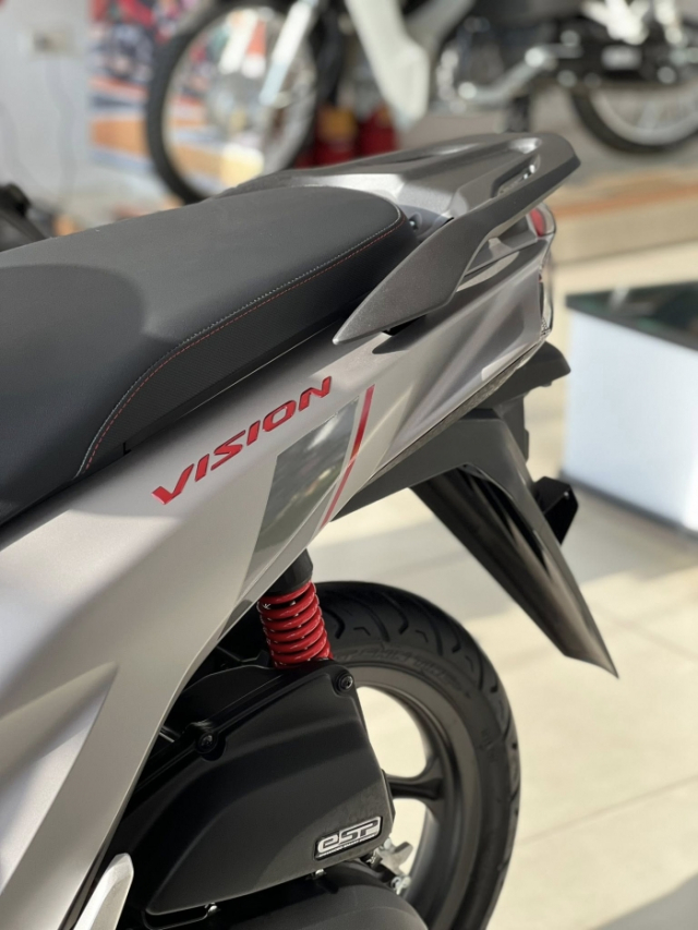 Hình ảnh thực tế của honda vision 2026 vừa lên kệ tại các đại lý trong nước - 5