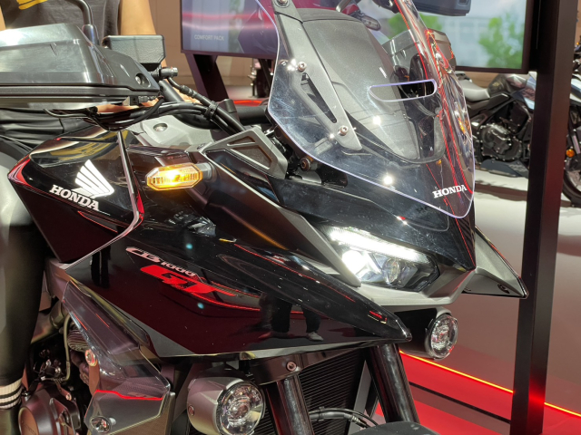 Honda cb1000gt khi mô tô du lịch 1000cc không còn phải hy sinh cảm xúc lái - 2