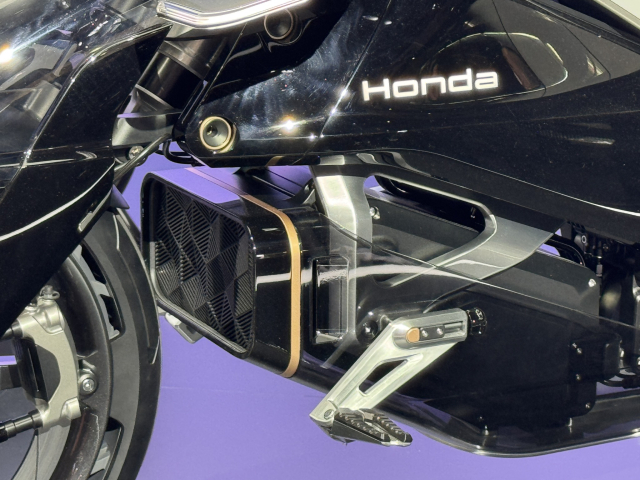 Honda ev outlier concept khi honda phá khuôn để tìm ngôn ngữ mới cho xe máy điện - 4