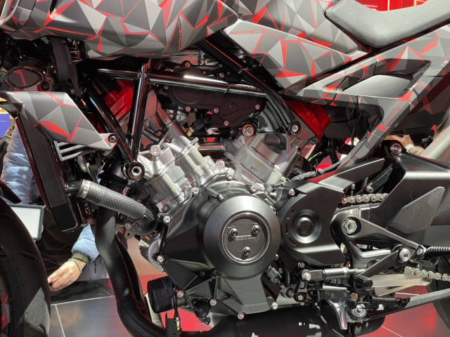 Honda v3r 900 prototype - khi honda chọn con đường khó để mở lối tương lai - 2