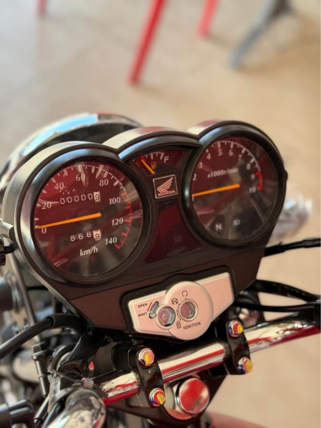 Kham pha Honda GL150 CARGO mau xe con tay phuc vu cho muc dich cho hang - 5