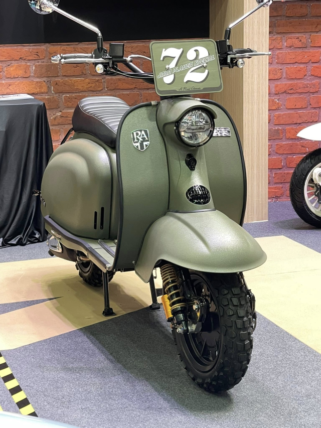Khám phá mẫu xe ga cổ điển chạy đường đất vừa ra mắt với giá bán ngang ngửa honda sh160i - 5