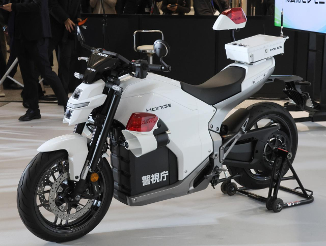Siêu mô tô điện honda wn7 ra mắt phiên bản xe cảnh sát tại nhật bản - 3