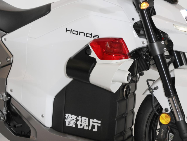Siêu mô tô điện honda wn7 ra mắt phiên bản xe cảnh sát tại nhật bản - 12