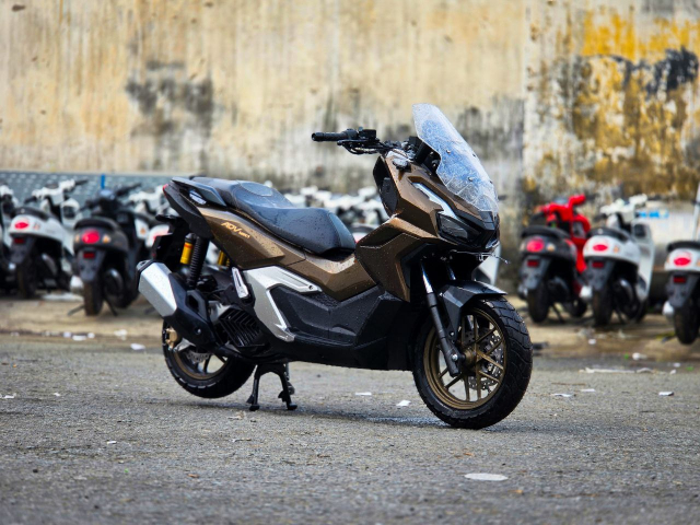 So găng xe tay ga hot nhất 2026 honda adv160 roadsync hay yamaha nmax 155 tech max - 3