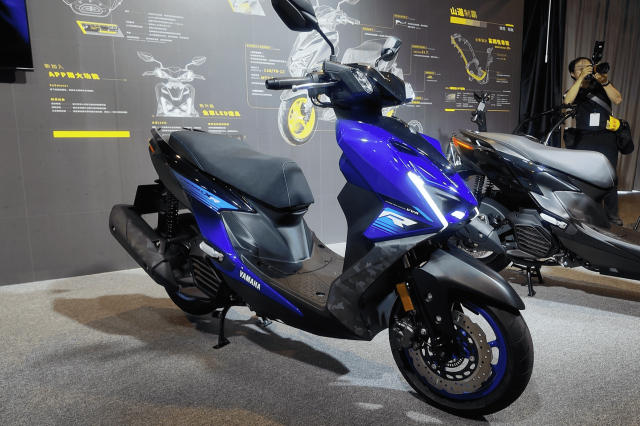 Vua ra mat da ban duoc hon 5000 chiec Mau xe ga moi cua Yamaha dinh that - 3