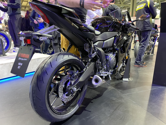 Yamaha YZFR7 2026 Tu Sport thuan co khi sang Supersport thoi dai dien tu - 3