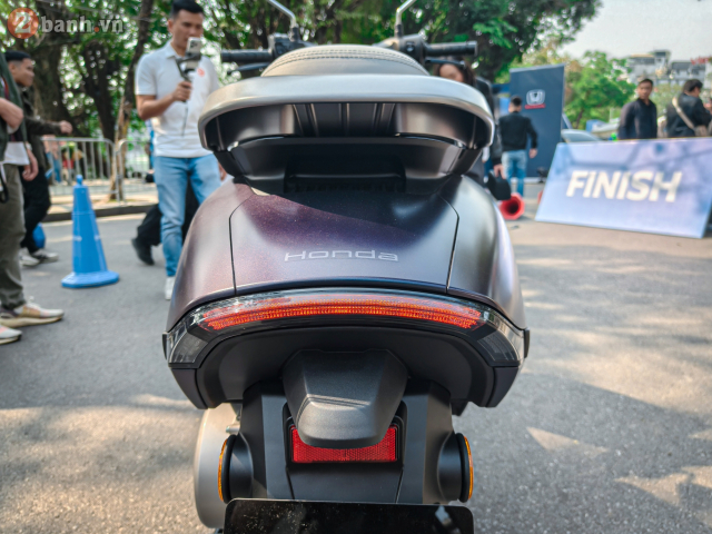 Cận cảnh xe điện honda uc3 vừa ra mắt ở nước ta - hiện đại thông minh và hướng tới tương lai - 9