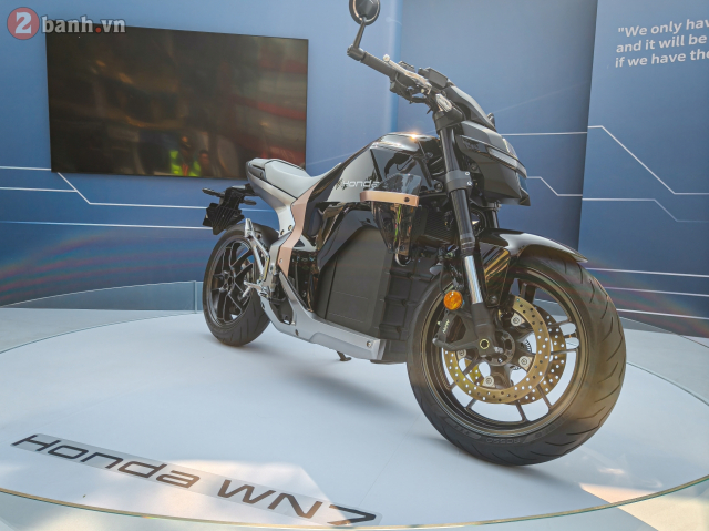 Chi tiết mẫu mô tô điện thương mại đầu tiên honda wn7 đang được trưng bày tại việt nam - 2