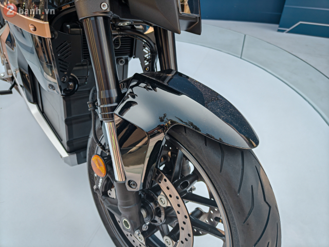 Chi tiết mẫu mô tô điện thương mại đầu tiên honda wn7 đang được trưng bày tại việt nam - 12