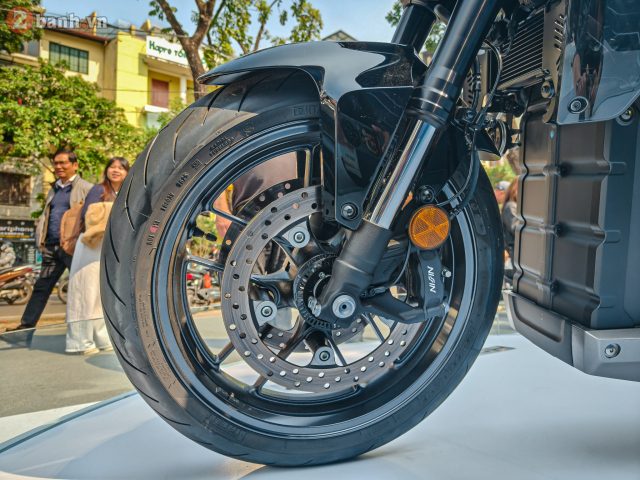 Chi tiết mẫu mô tô điện thương mại đầu tiên honda wn7 đang được trưng bày tại việt nam - 13