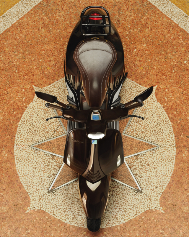 Ra mat Vespa 946 Horse moi chao mung nam Binh Ngo Len ke o nuoc ta tu 022026 - 7