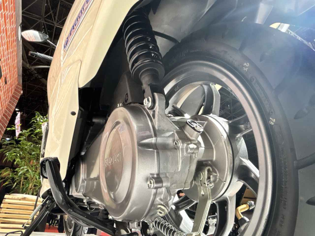 Suzuki công bố giá bán của e-access mẫu xe điện có pin và cách sạc giống honda uc3 - 9