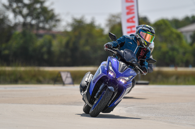 Chenh nhau 10 trieu dong giua Yamaha NMAX 155 Tech Max hay NVX 155 SP Xe nao phu hop voi ban - 6