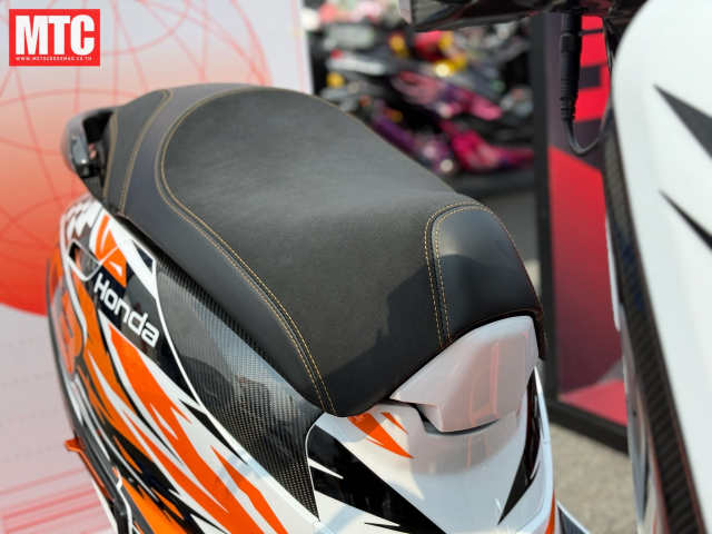 Honda uc3 by mfshop tuy là xe điện nhưng soi kỹ mới biết đồ chơi đắt ngang siêu xe - 12