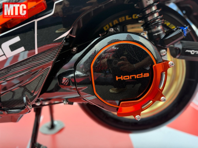 Honda uc3 by mfshop tuy là xe điện nhưng soi kỹ mới biết đồ chơi đắt ngang siêu xe - 14