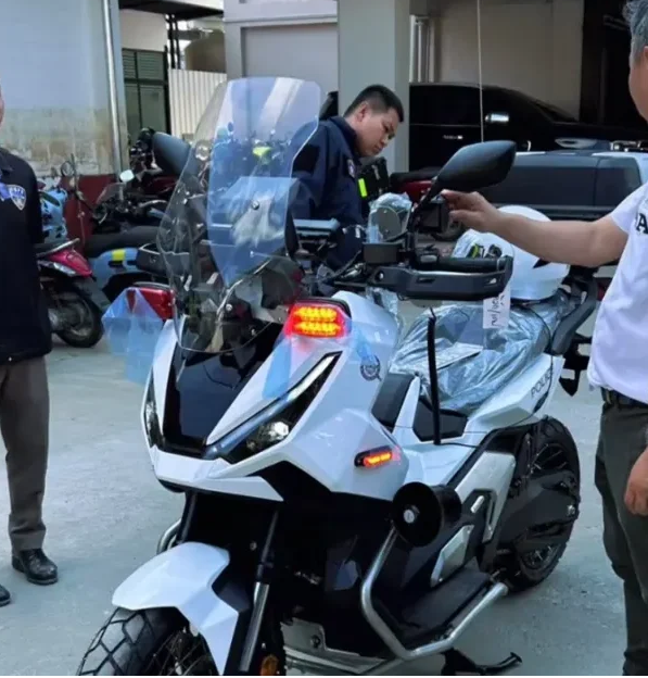 Honda x-adv 750 xe công vụ của cảnh sát thái lan - khi xe ga cũng có thể gánh vác nhiệm vụ - 2