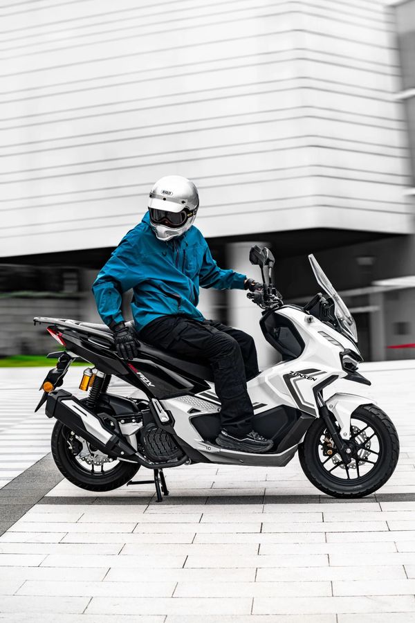 Khám phá zonsen 150 adv falcon vừa ra mắt với cấu hình dễ dàng gạt giò honda adv160 - 12