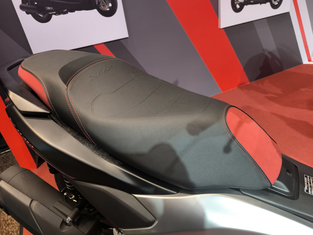 Yamaha ra mat phien ban ky niem NMAX 25 Anniversary Giao dien bat mat trang bi san phuoc Profender - 9