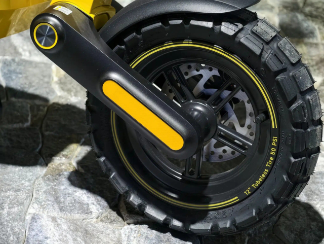 Xe dien Xiaomi Electric Scooter 6 Ultra vua ra mat co gi lam dan me cong nghe dung ngoi khong yen - 5