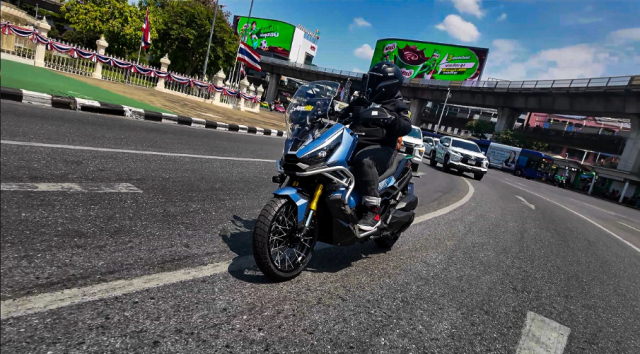 Zontes 368G ETC vs Honda ADV350 2026 Chon cong nghe full option hay su an tam lau dai - 3