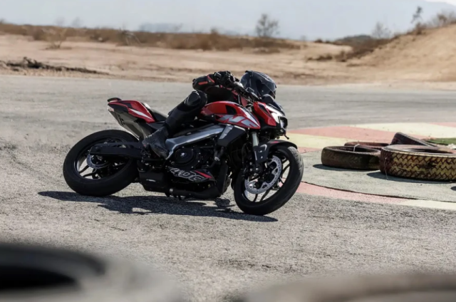 Bajaj Pulsar NS 400 voi 40 ma luc nhieu che do lai nhung gia chi ngang xe 125 - 3