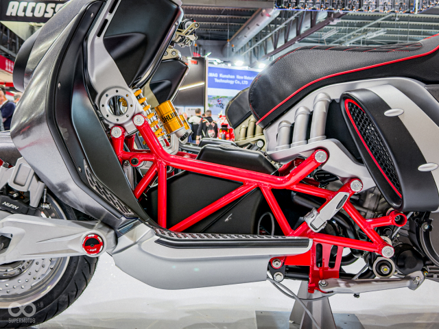 Dragster Roadster 400 Limited dang tren duong ve Viet Nam Thu choi moi danh cho gioi suu tam - 7