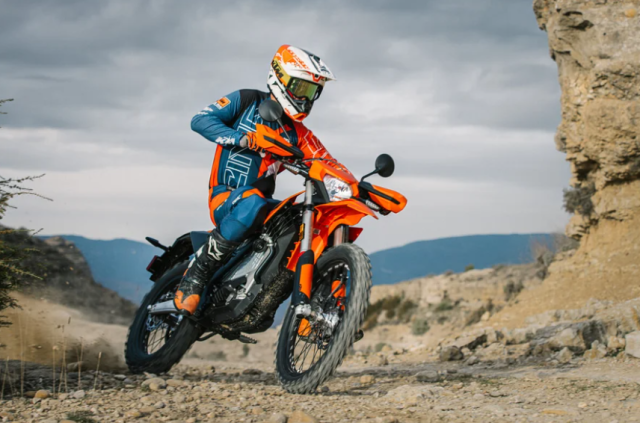 KTM Freeride E 2027 chuan bi ve dai ly Nhe hon manh hon va choi enduro da hon - 3