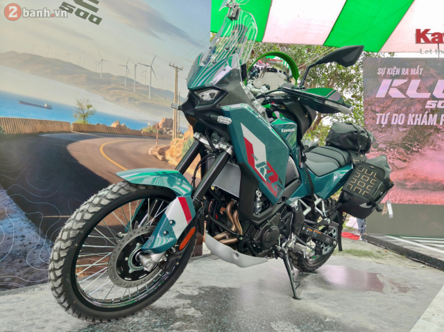 Can canh Kawasaki KLE 500 vua ra mat o nuoc ta voi 2 phien ban voi gia ban rat canh tranh