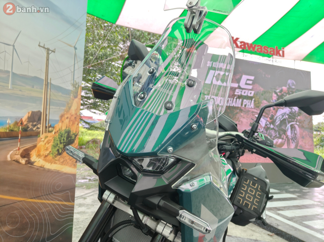 Can canh Kawasaki KLE 500 vua ra mat o nuoc ta voi 2 phien ban voi gia ban rat canh tranh - 6