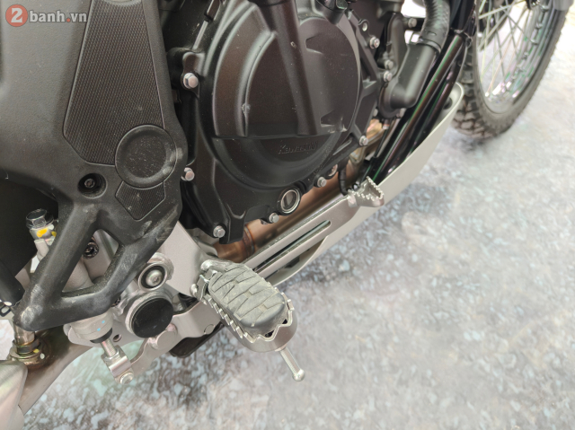Can canh Kawasaki KLE 500 vua ra mat o nuoc ta voi 2 phien ban voi gia ban rat canh tranh - 11
