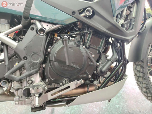 Can canh Kawasaki KLE 500 vua ra mat o nuoc ta voi 2 phien ban voi gia ban rat canh tranh - 12
