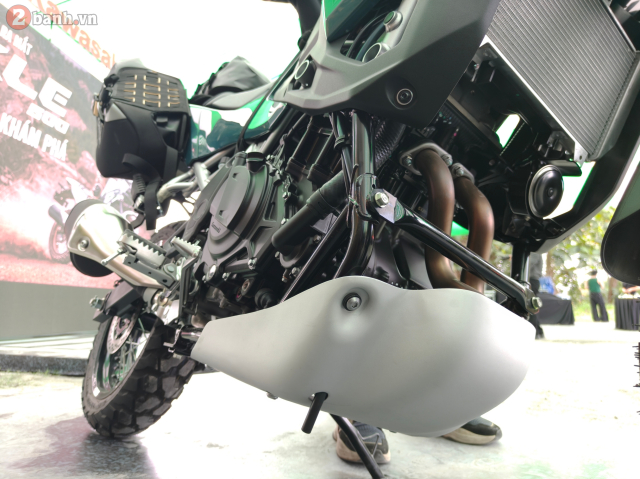 Can canh Kawasaki KLE 500 vua ra mat o nuoc ta voi 2 phien ban voi gia ban rat canh tranh - 15