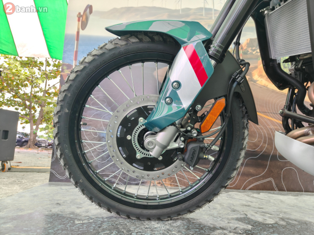 Can canh Kawasaki KLE 500 vua ra mat o nuoc ta voi 2 phien ban voi gia ban rat canh tranh - 20