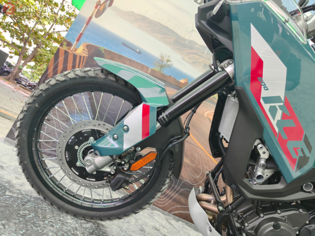 Can canh Kawasaki KLE 500 vua ra mat o nuoc ta voi 2 phien ban voi gia ban rat canh tranh - 18