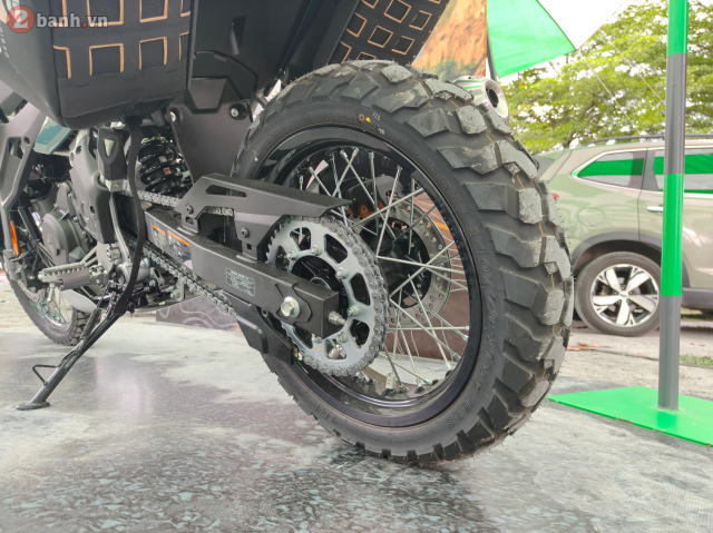 Can canh Kawasaki KLE 500 vua ra mat o nuoc ta voi 2 phien ban voi gia ban rat canh tranh - 25