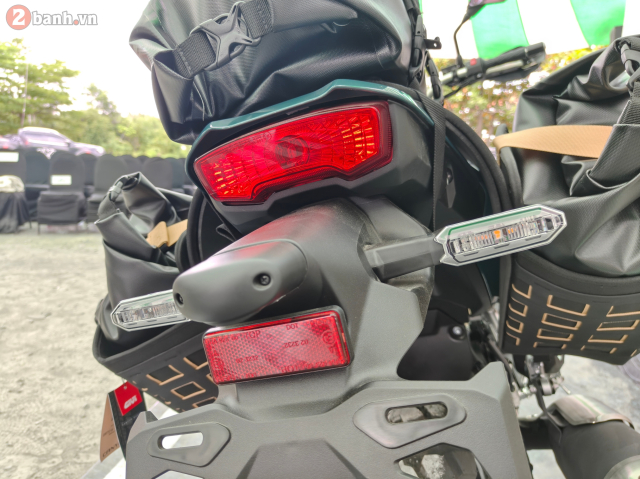Can canh Kawasaki KLE 500 vua ra mat o nuoc ta voi 2 phien ban voi gia ban rat canh tranh - 30