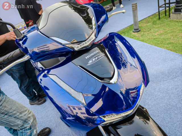 Honda SH150i Vetro Blue 2026 ve Viet Nam gia hon 200 trieu dong Vi sao dan choi xe van xuong tien - 6