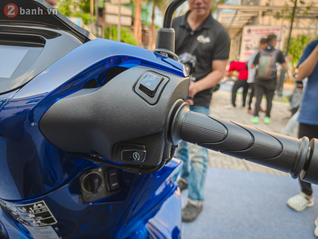 Honda SH150i Vetro Blue 2026 ve Viet Nam gia hon 200 trieu dong Vi sao dan choi xe van xuong tien - 18