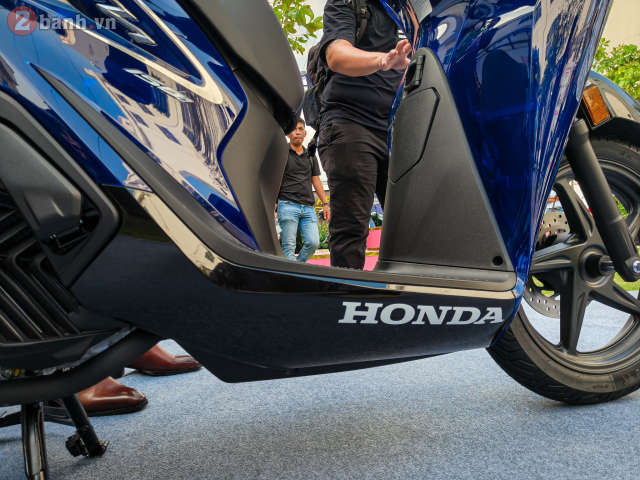 Honda SH150i Vetro Blue 2026 ve Viet Nam gia hon 200 trieu dong Vi sao dan choi xe van xuong tien - 27