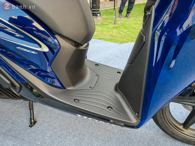 Honda SH150i Vetro Blue 2026 ve Viet Nam gia hon 200 trieu dong Vi sao dan choi xe van xuong tien - 29