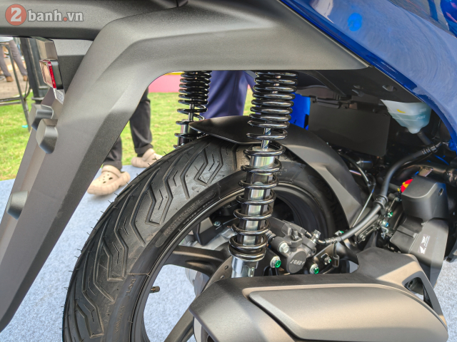 Honda SH150i Vetro Blue 2026 ve Viet Nam gia hon 200 trieu dong Vi sao dan choi xe van xuong tien - 31