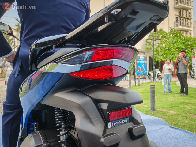 Honda SH150i Vetro Blue 2026 ve Viet Nam gia hon 200 trieu dong Vi sao dan choi xe van xuong tien - 34