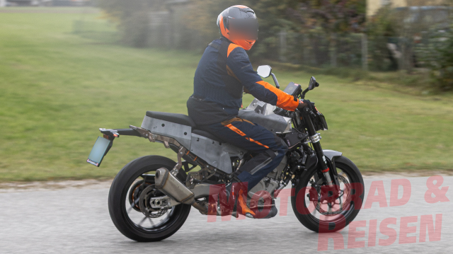 KTM chuan bi tung 490 Duke Dong xe 500cc moi hua hen se khuay dao phan khuc tam trung - 3