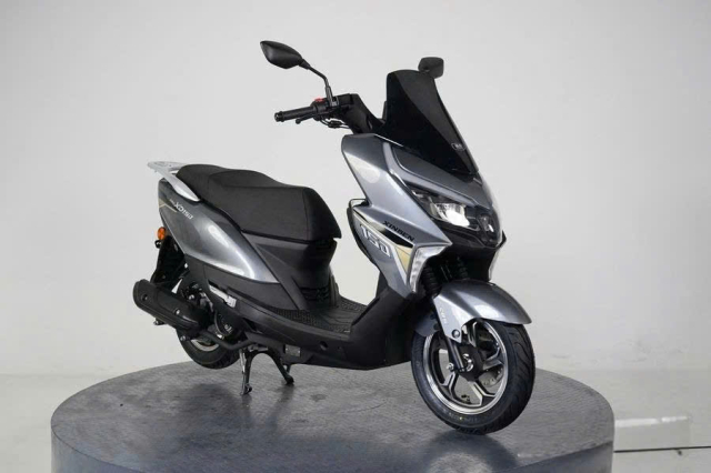 Xe ga 150cc gia chi 27 trieu dong Co TFT phanh dia truoc sau di 380 km moi can ghe cay xang - 7