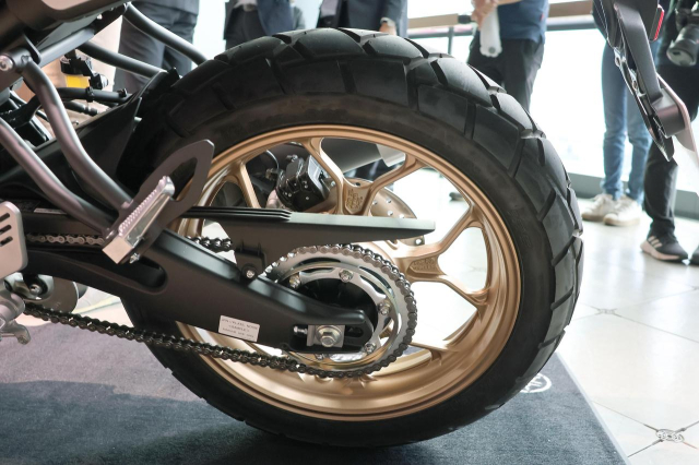 Yamaha XSR155 ABS 2026 chinh thuc ra mat voi gia quy doi khoang 776 trieu dong - 11